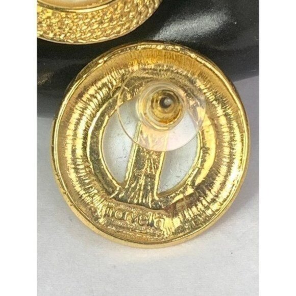 𝅺VINTAGE MARVELLA Faux Pearl Gold-Tone Earrings - Picture 4 of 6